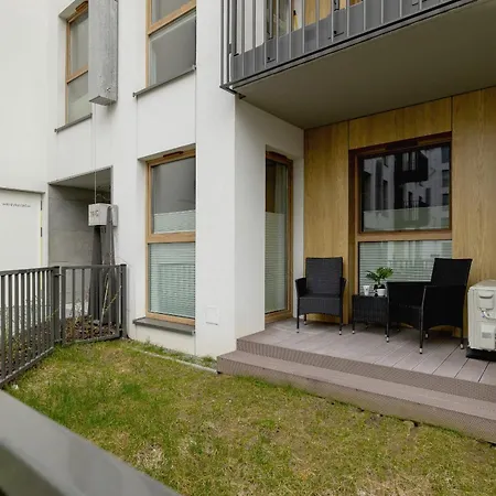 Lema 19 Uniqe In With Garden Air Conditioning Parking Near Tauron Arena By Renters Prestige Apartment