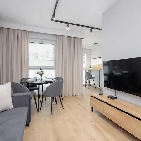 Bright In With Garden, Air Conditioning, Parking And Desk By Renters Prestige * Krakow