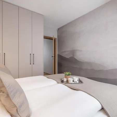 Lema 19 Uniqe In With Garden Air Conditioning Parking Near Tauron Arena By Renters Prestige