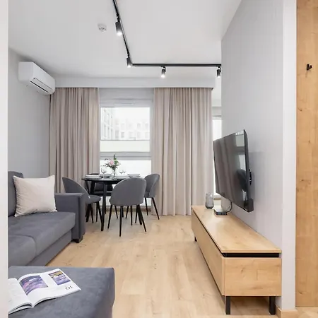 Lema 19 Uniqe In With Garden Air Conditioning Parking Near Tauron Arena By Renters Prestige 아파트 *