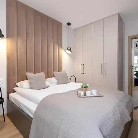 Lägenhet Lema 19 Uniqe In With Garden Air Conditioning Parking Near Tauron Arena By Renters Prestige *