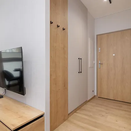 Lema 19 Uniqe In With Garden Air Conditioning Parking Near Tauron Arena By Renters Prestige *