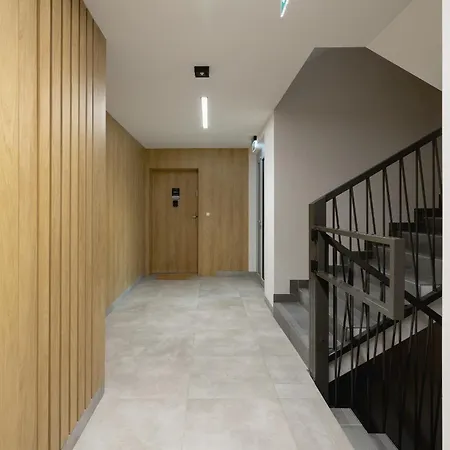 Bright In With Garden, Air Conditioning, Parking And Desk By Renters Prestige * Krakow