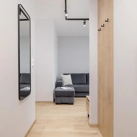 Bright In With Garden, Air Conditioning, Parking And Desk By Renters Prestige * Krakow