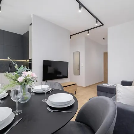 Apartment Bright In With Garden, Air Conditioning, Parking And Desk By Renters Prestige Krakow