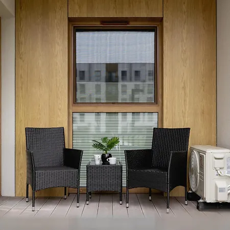 Bright In With Garden, Air Conditioning, Parking And Desk By Renters Prestige * Krakow