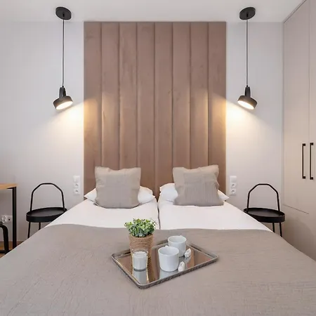 Lema 19 Uniqe In With Garden Air Conditioning Parking Near Tauron Arena By Renters Prestige Lägenhet *