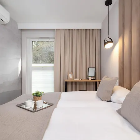Bright In With Garden, Air Conditioning, Parking And Desk By Renters Prestige * Krakow
