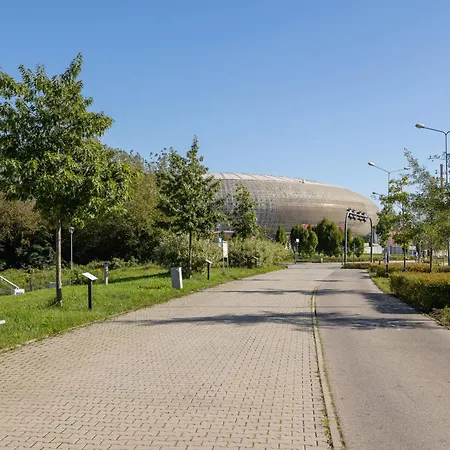 Lema 19 Uniqe In With Garden Air Conditioning Parking Near Tauron Arena By Renters Prestige *