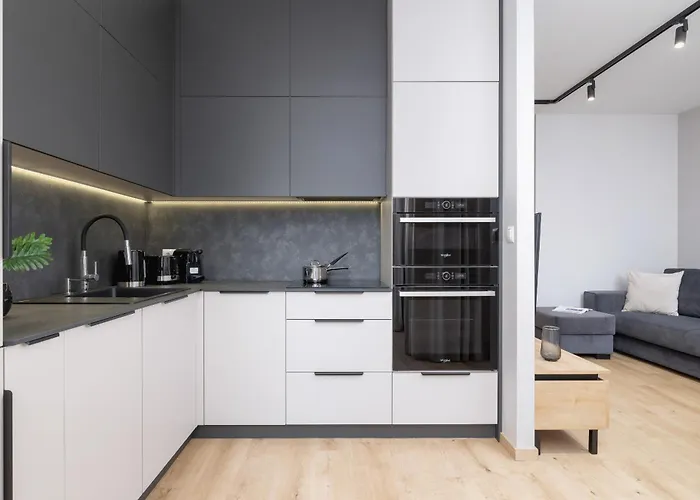 Lema 19 Uniqe In With Garden Air Conditioning Parking Near Tauron Arena By Renters Prestige Apartament Kraków