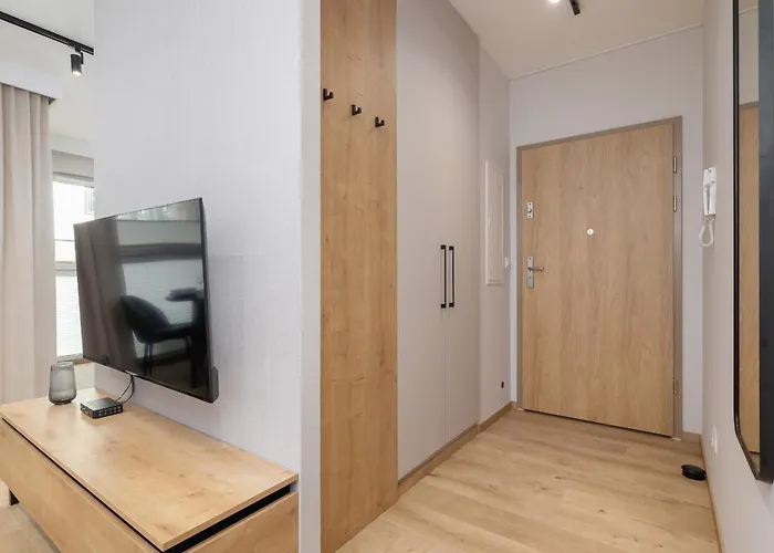 Lema 19 Uniqe In With Garden Air Conditioning Parking Near Tauron Arena By Renters Prestige *